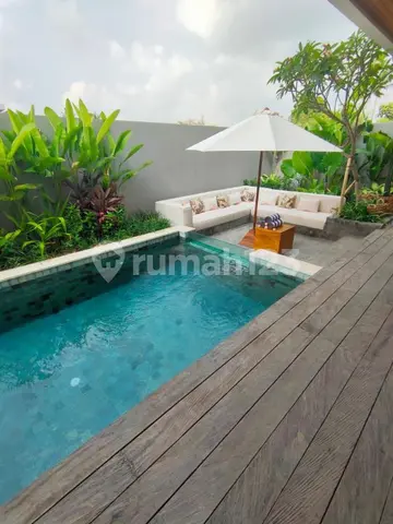 14% off: 3-bed furnished pool villa near Batu Bolong beach, Canggu