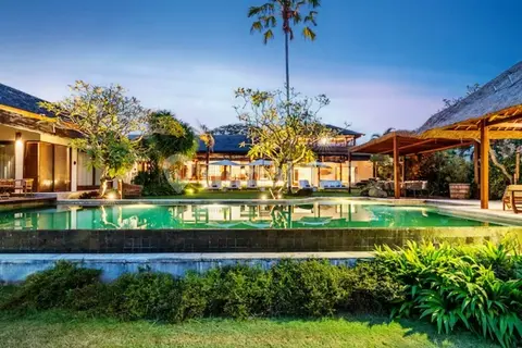 Price drop USD 3.2M to 2.7M: 5-bed resort villa on 2,420 m² in Pererenan