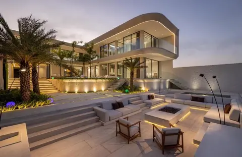 37% off: 4-bed ocean-view villa on 1,000 m² freehold in Ungasan