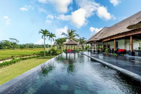 40% off: 2-bed villa with rice-field views on 2,700 m² in Tegalalang, Ubud