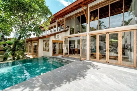 12% off: 4-bed villa on 650 m² in Batubelig, 5 minutes to the beach