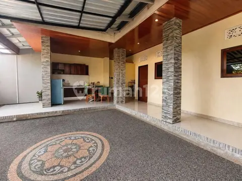 23% off, direct from owner: 3-storey villa-style house with rice-field view in Mas, Ubud